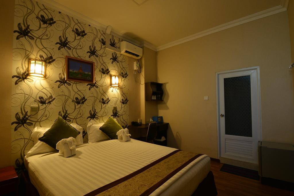 Family Treasure Yangon Hotel Eksteriør billede