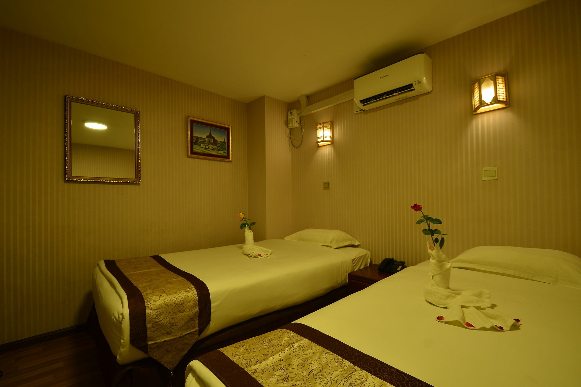 Family Treasure Yangon Hotel Eksteriør billede