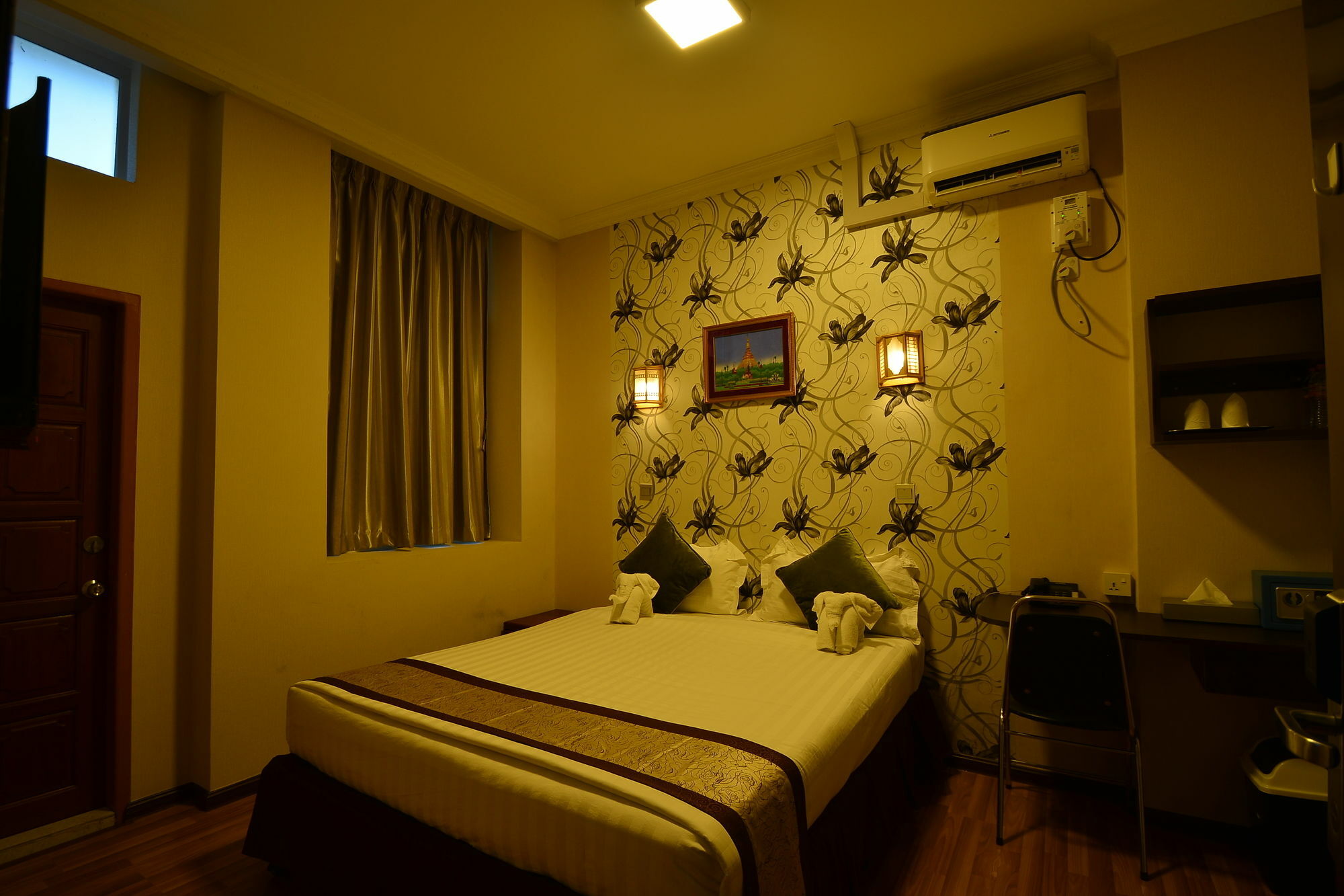 Family Treasure Yangon Hotel Eksteriør billede